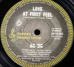 AC-DC : Love at First Feel